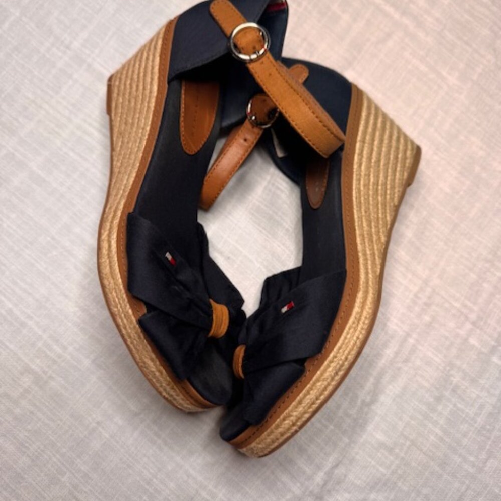 Tommy Hilfiger Women's Iconic Elba Wedge Heels Sandals Size 7 1/2, UK 5